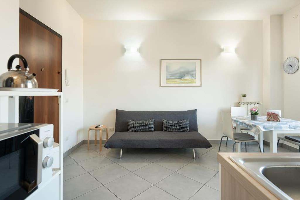 Crystal House Front Tramvia Florence
